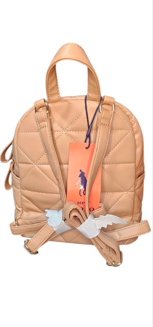 Mochila HPC Polo 974# – Color Camel con Detalles Dorados | Estilo Casual y Elegante - Image 3