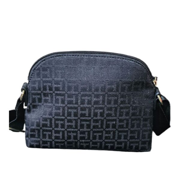 Bolsa Crossbody Tommy Hilfiger Negra con Detalles Dorados – Modelo 69J8951 - Image 3
