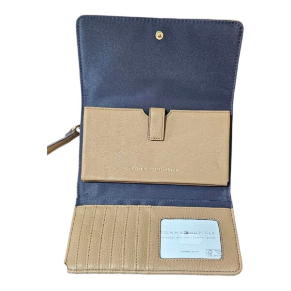 Monedero y Tarjetero Tommy Hilfiger – Elegancia en Cada Detalle - Image 3