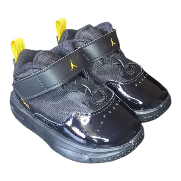 Jordan Stay Loyal 3 TD Black/Yellow – Talla 10 MX / 4C USA / 19.5 EUR (Caja de Outlet)