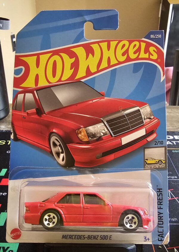 Hot Wheels Mercedes-Benz 500 E – Factory Fresh (2/10)