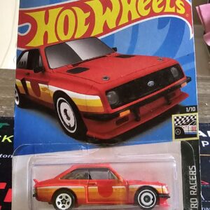 Hot Wheels Ford Escort RS2000 – Retro Racers (1/10)