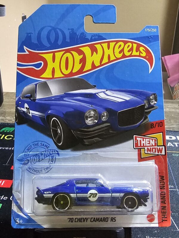 hot-wheels-70-chevy-camaro-rs-azul-then-and-now
