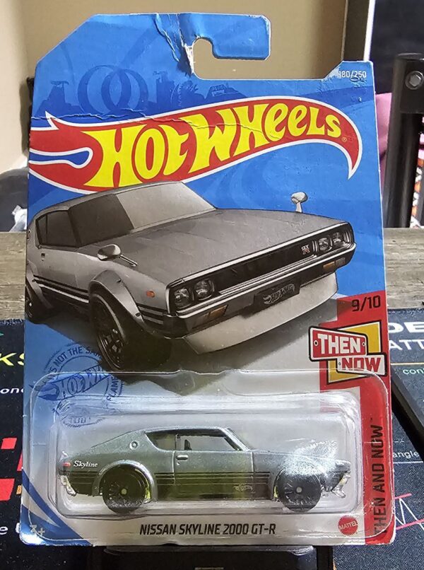 Hot Wheels Nissan Skyline 2000 GT-R – Then and Now (9/10)