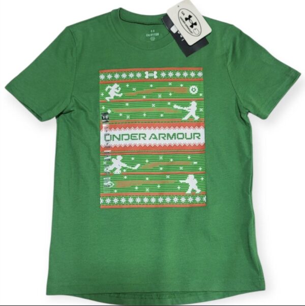 Playera Under Armour Kids Verde con Estampado Navideño Deportivo Talla CH/JP/YSM