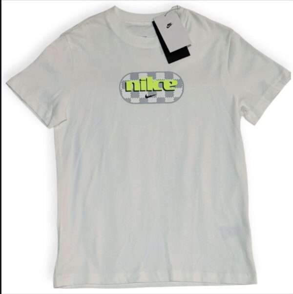 Nike Kids Camiseta Blanca Diseño Pixelado Gris y Verde – Talla M