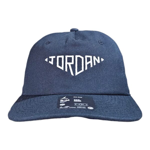 Gorra Jordan Logo Triangular Negra - Talla S/M Ajustable